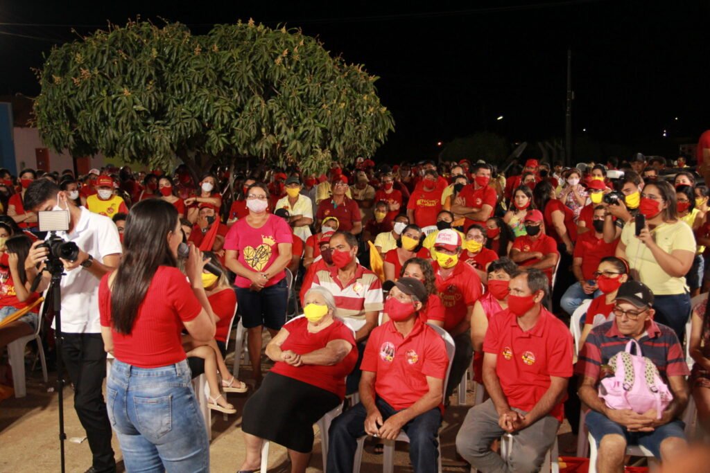 "Vamos continuar honrando o nosso compromisso com Dormentes e com o nosso povo" garante Josimara durante evento na zona rural