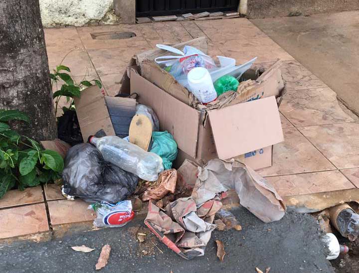 População reclama de roubo de lixeiras em Santa Filomena