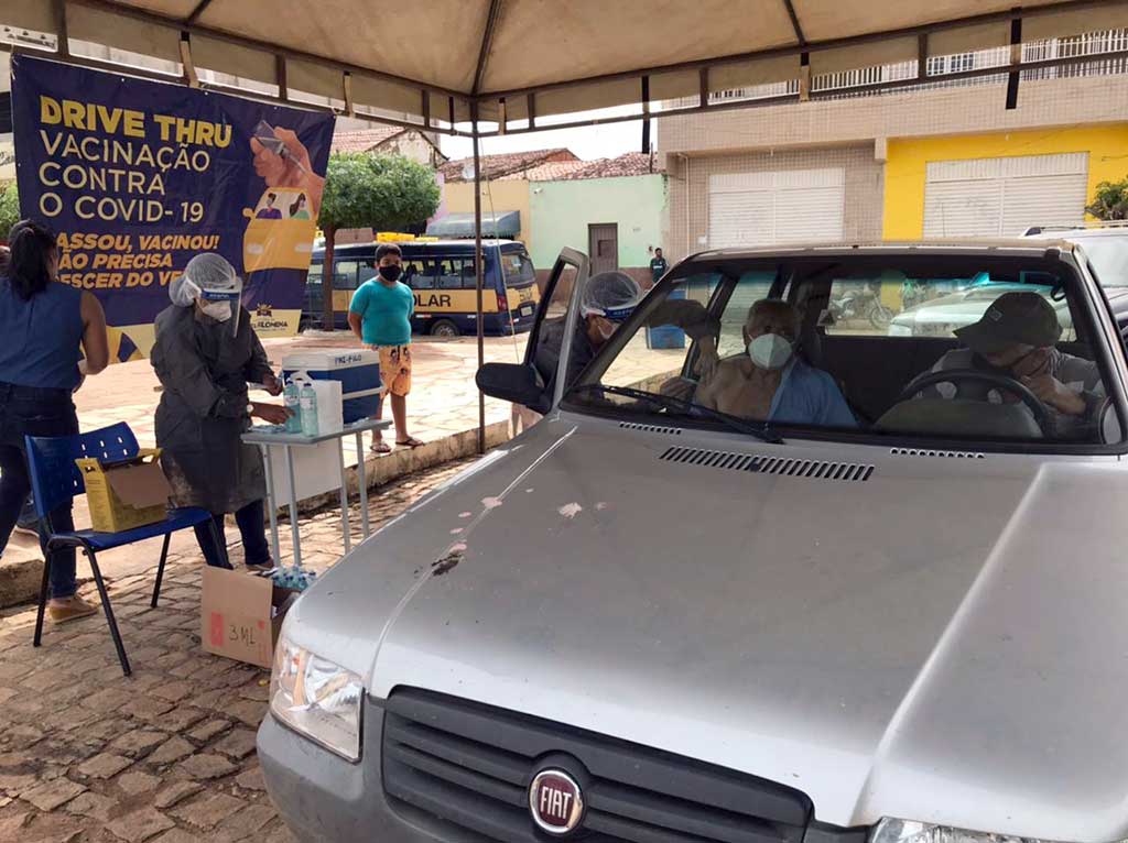 Prefeitura realiza primeiro Drive-Thru para imunização de idosos com 70 anos ou mais em Santa Filomena