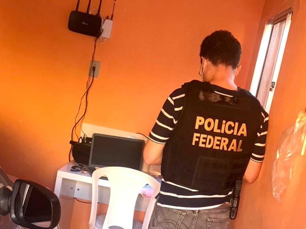 Casal é preso pela PF no Sertão de PE por estuprar filha e compartilhar pornografia na internet