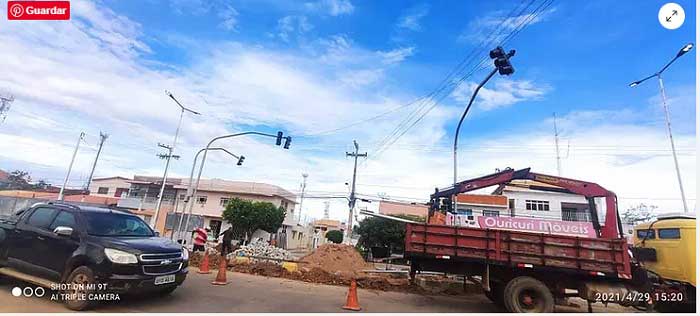 Prefeitura de Ouricuri implanta semáforo na Av. Fernando Bezerra