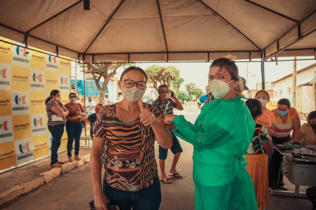 Dormentes começa a vacinação de garis, professores e técnicos do Creas e Cras nesta sexta-feira (28)