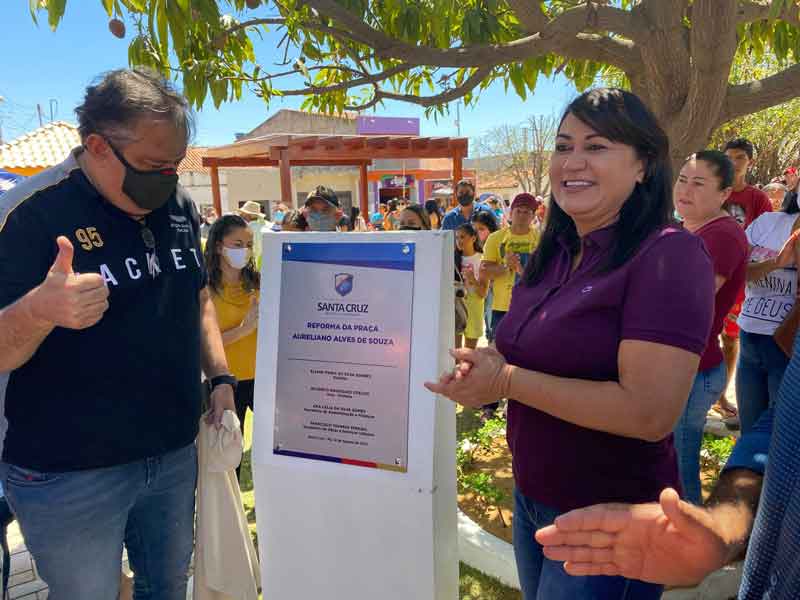 Santa Cruz: Ao lado do Dep. Sebastião Oliveira, prefeita Eliane Soares inaugura obras e entrega 04 veículos novos