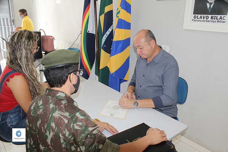 Chefe do PRM/Exército dá posse ao prefeito Gildevan de presidente da Junta Militar de Santa Filomena