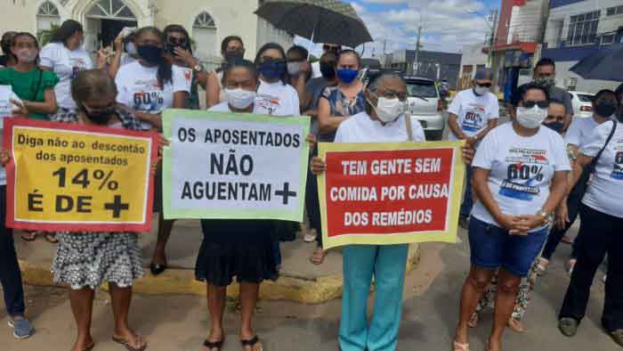 Manifestação marca Dia do Servidor em Lagoa Grande-PE