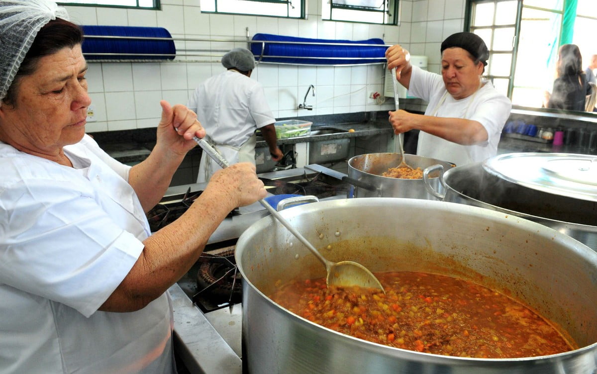 Governo do PI sanciona lei que determina merenda diferenciada para alunos diabéticos e com intolerância a glúten