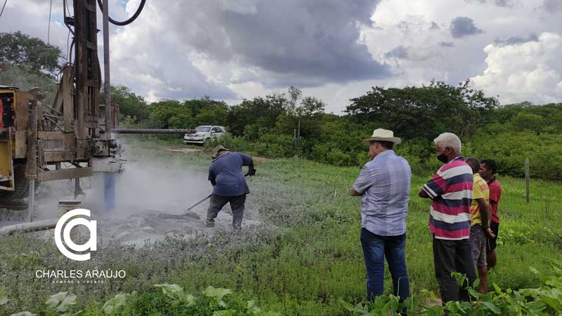 Prefeito Gildevan acompanha início da perfuração de poços artesianos na zona rural do Município