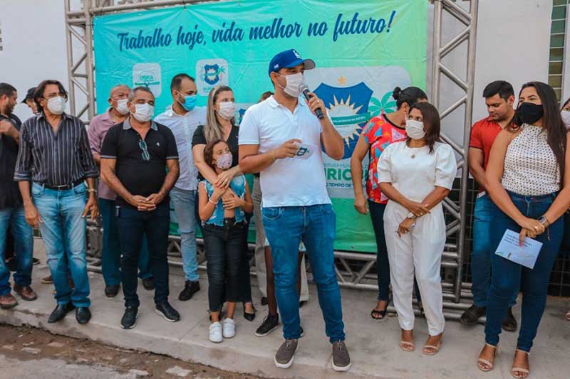 População de Ouricuri recebe mais uma escola reformada pelo prefeito Ricardo Ramos