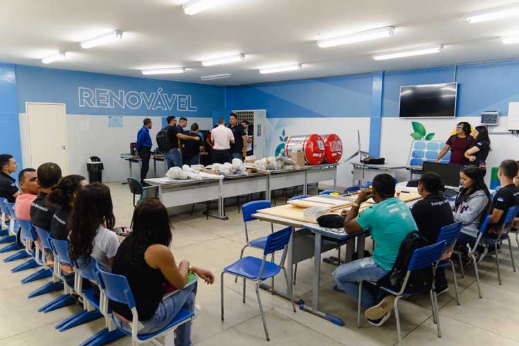 Auren Energia beneficia escola técnica de Araripina (PE) com equipamentos de sistemas de energia renovável