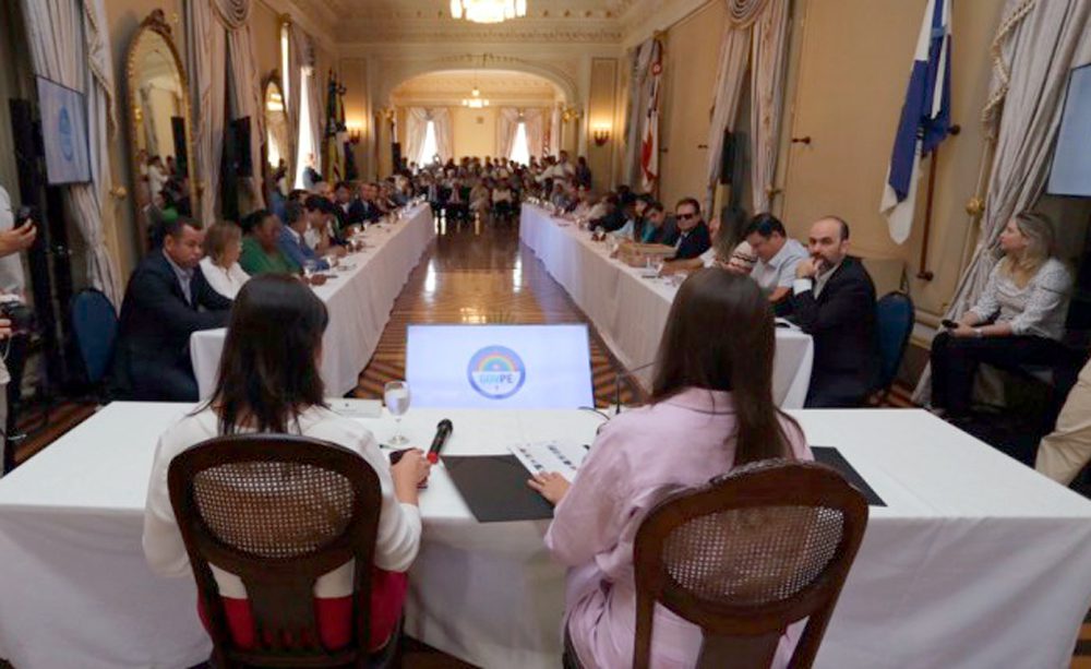 Em encontro com Raquel Lyra, prefeito Gildevan busca saída para abastecimento da cidade e outras demandas prioritárias