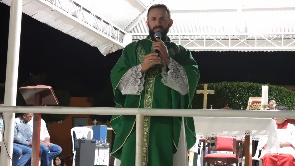 Padre Izael Taveres convida fiéis filomenenses para celebrar a Fasta da Padroeira Nossa Senhora dos Remédios