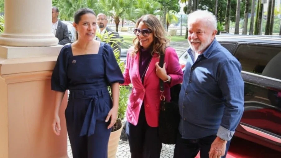 Governadora convida Lula e Janja para jantar no Palácio do Campo das Princesas