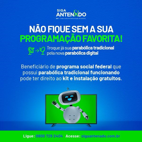 A Siga Antenado, entidade responsável pela substituição das parabólicas tradicionais pela nova parabólica digital nos lares de famílias de baixa renda, já chegou ao marco de 2,5 milhões de kits instalados gratuitamente em residências de todo país. Essa tecnologia garante aos beneficiários que atualmente assistem à TV via satélite pelo sinal analógico, acompanhem pelo sinal digital com melhor qualidade de som e imagem e com uma variedade de mais de 80 canais, incluindo programações locais em diversas regiões do Brasil. Mais de 1,6 milhão de instalações foram realizadas na região Nordeste. Apesar desses números significativos, em várias cidades brasileiras, a população não tem atendido aos convites da Siga Antenado para agendar e instalar os equipamentos e, assim, não ficar sem assistir à TV quando o sinal analógico for completamente desligado. Em Pernambuco, mais de 258 mil famílias já estão experimentando uma melhor experiência televisiva. O agendamento está sendo liberado em fases nas cidades, a Siga Antenado está com agendamento aberto em 84 municípios, mas, em 32 deles, o percentual de instalação ainda está abaixo do esperado pela entidade, sendo importante a atenção da população para não correr o risco de ficar sem acesso aos canais de televisão. Os 32 municípios com agendamento aberto e que tiveram menor adesão são: Abreu e Lima, Amaraji, Angelim, Barra de Guabiraba, Camaragibe, Canhotinho, Chá de Alegria, Condado, Cupira, Feira Nova, Fernando de Noronha, Glória do Goitá, Igarassu, Ilha de Itamaracá, Itapissuma, Jaboatão dos Guararapes, Lagoa de Itaenga, Moreno, Olinda, Panelas, Passira, Paulista, Primavera, Recife, Salgadinho, São Lourenço da Mata, Tacaimbó, Toritama, Venturosa, Vertentes, Carpina e Caruaru. Os moradores desses municípios devem ficar atentos e entrar em contato com a Siga Antenado através dos canais disponibilizados de forma mais breve possível. Os pré-requisitos para receber o benefício é estar inscrito em algum programa social do Governo Federal (CadÚnico) e ter uma parabólica tradicional em pleno funcionamento. Para conferir se tem direito e fazer o agendamento, basta acessar o site www.sigaantenado.com.br ou ligar para 0800 729 2404.