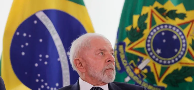 Lula é operado as pressas e fica internado por 48h após hemorragia intracraniana