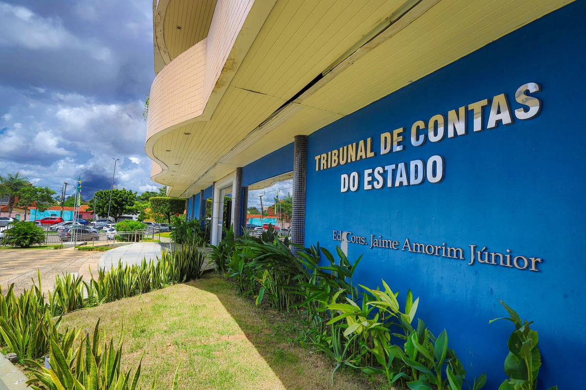 TCE bloqueia contas de 12 prefeituras e 5 câmaras municipais no Piauí; veja lista