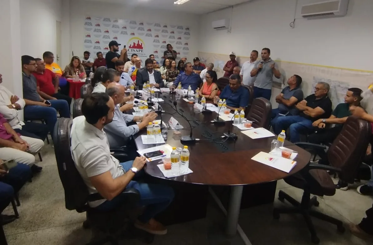 Prefeito de Santa Filomena participa da eleição da nova diretoria do CISAPE