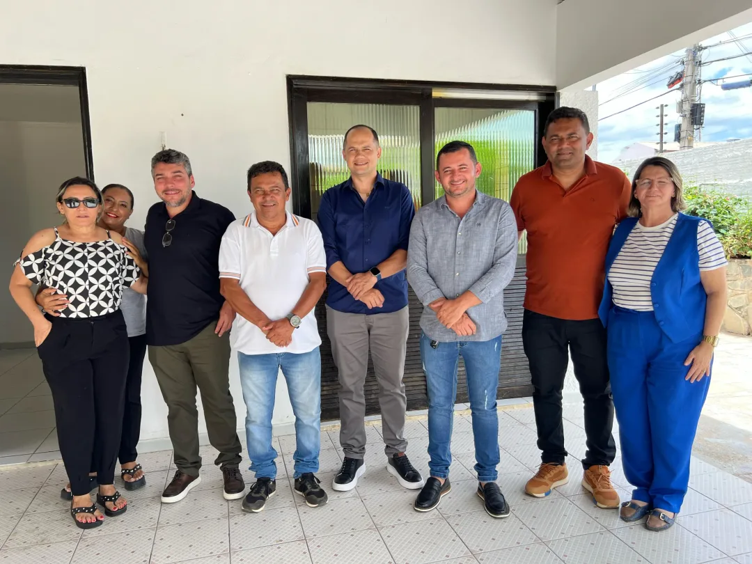 Santa Filomena: Vereadores visitam nova Casa de Apoio em Petrolina e defendem retorno do transporte do TFD